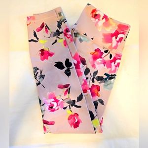 Athleta pink floral design Salutation stash pocket 7/8 tight.
